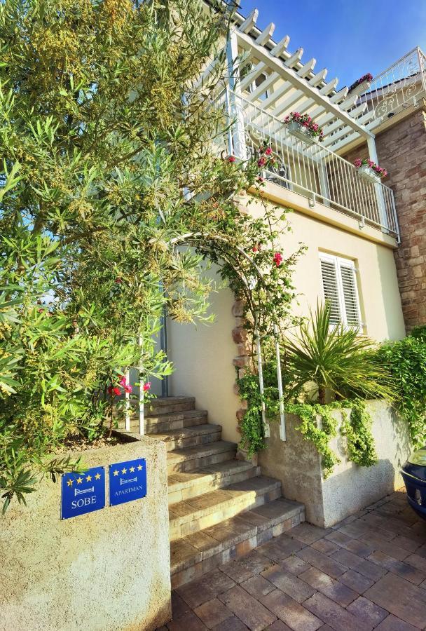 Guesthouse Olei Malinska Εξωτερικό φωτογραφία